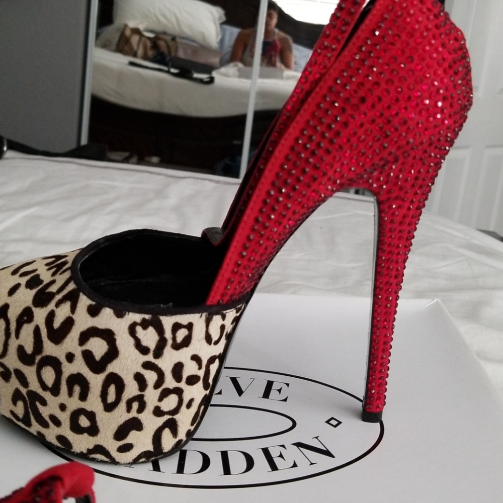 Sexy Steve madden  Platform heels